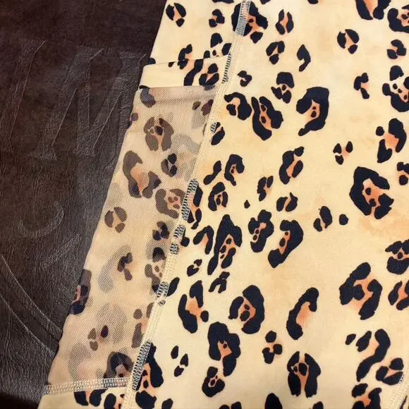 Fabletics Pump Two Piece Set Desert Leopard Womens Small New Active Athleisure - Picture 3 of 16